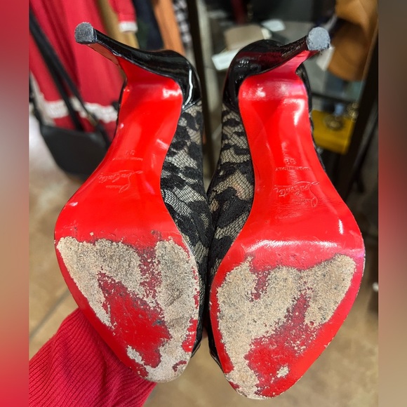 Christian Louboutin Black patent leather and lace 120mm heels. Size 39. - Picture 5 of 5